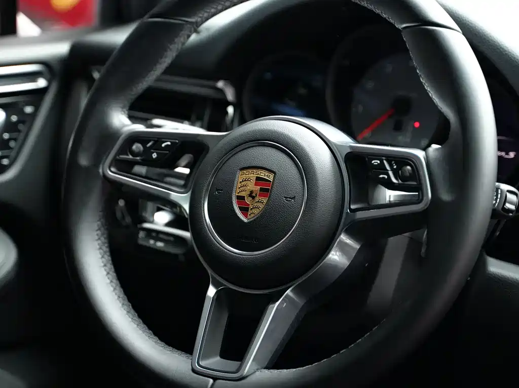 Porsche Macan 2022 — фото 11