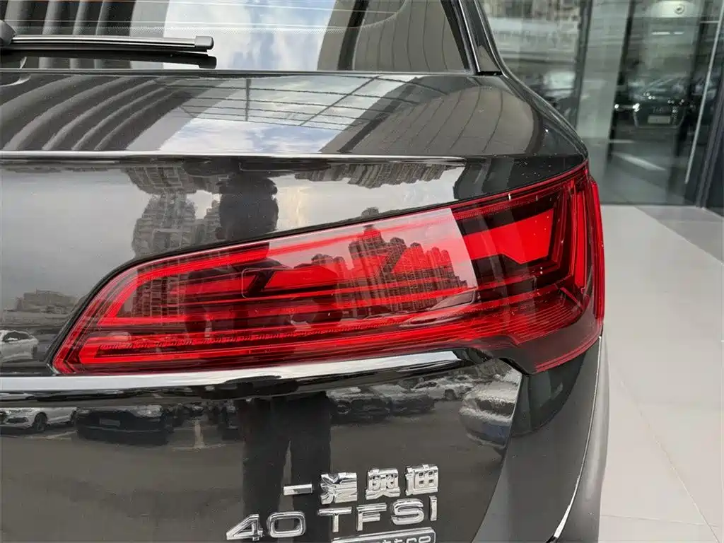 Audi Q5L 2023 — фото 13