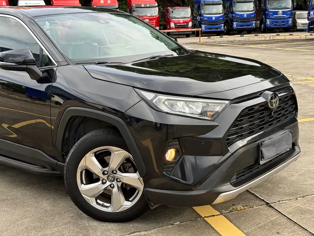 Toyota RAV4 2020 — фото 17