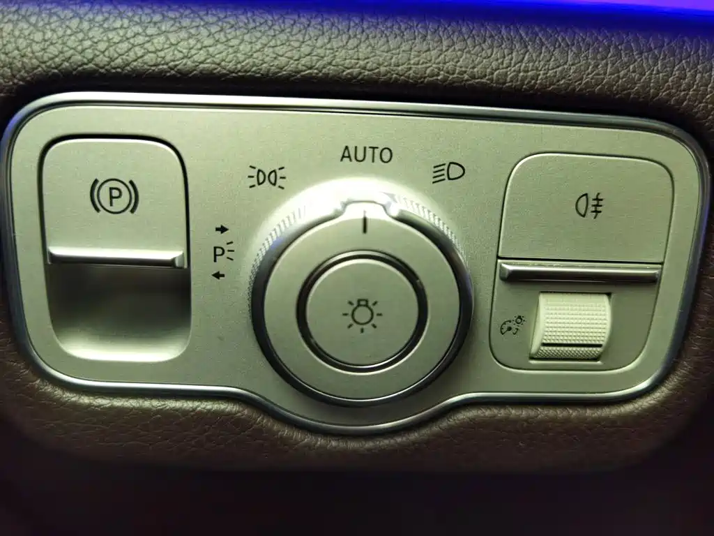 Mercedes-Benz GLE New Energy 2021 — фото 21
