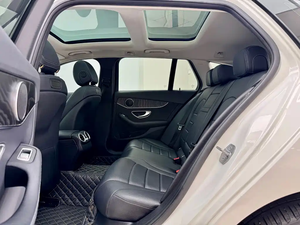 Mercedes-Benz C-Class 2018 — фото 9