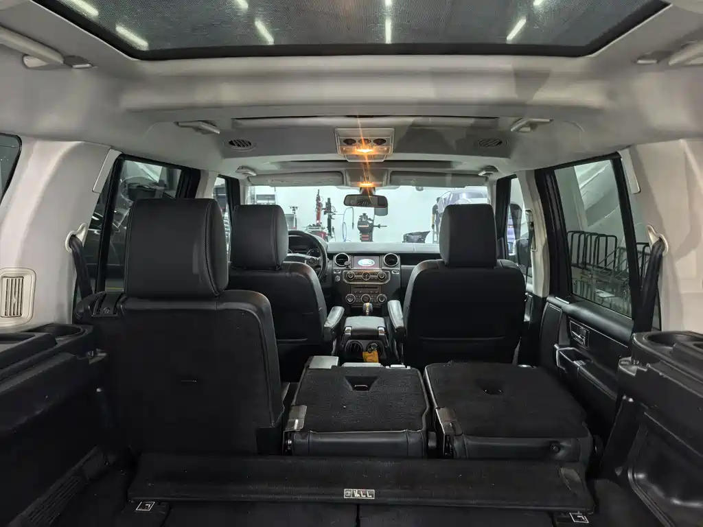 Land Rover Discovery 2010 — фото 16