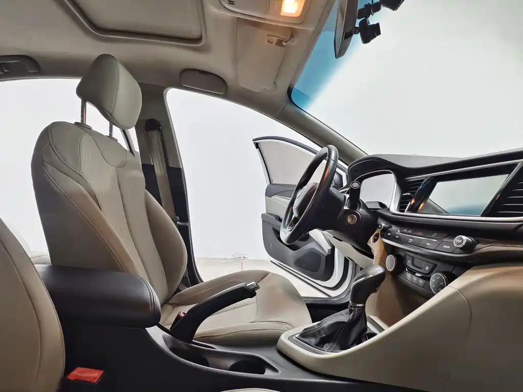 Buick Excelle 2015 — фото 15