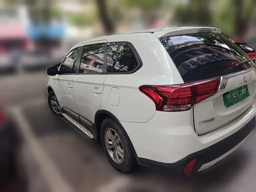 Mitsubishi Outlander 2016 — фото 25