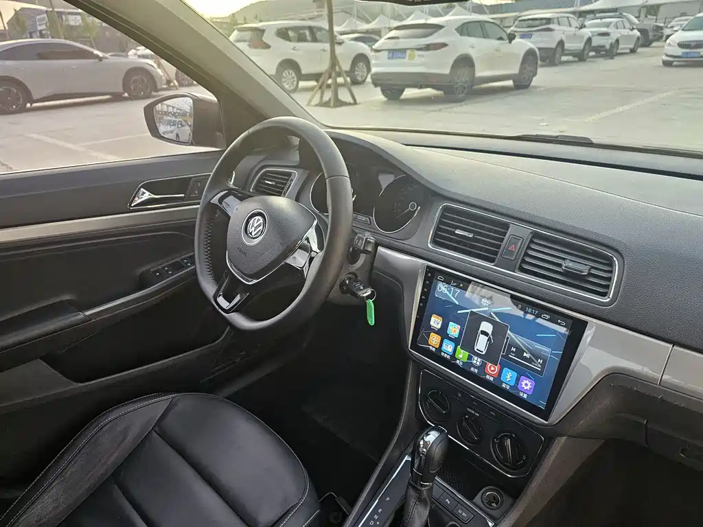 Volkswagen Lavida 2017 — фото 11