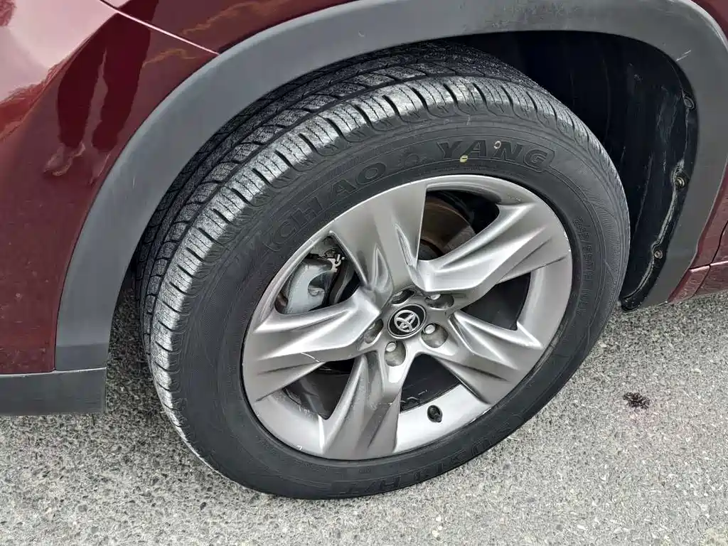 Toyota Highlander 2017 — фото 18