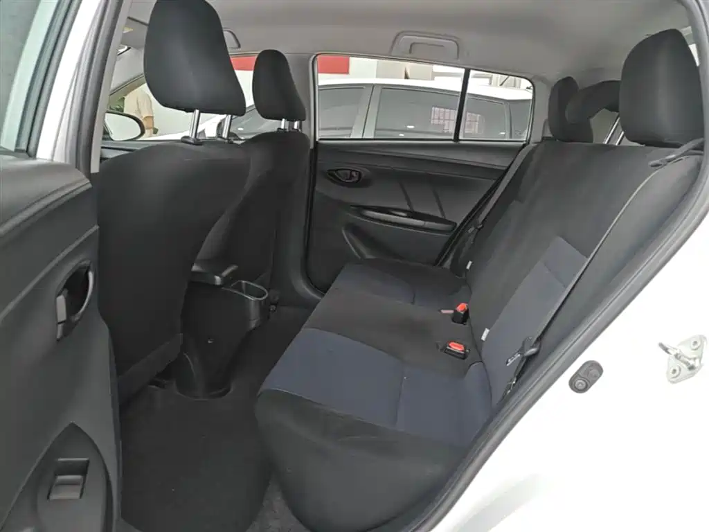 Toyota Yaris L 2017 — фото 17