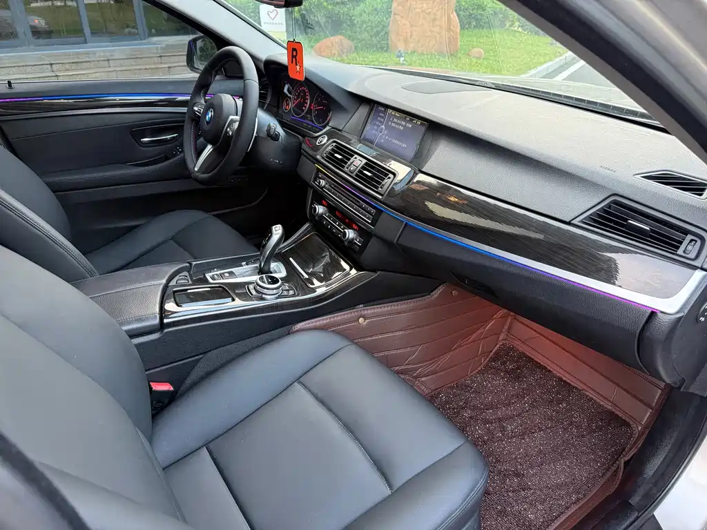 BMW 5 Series 2012 — фото 15