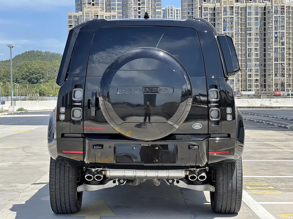 Land Rover Defender 2025 — фото 11