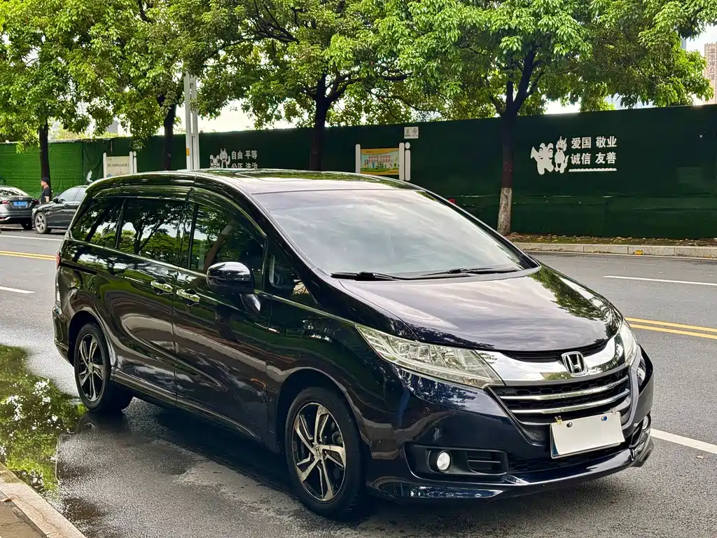 Honda Odyssey 2016 — фото 26