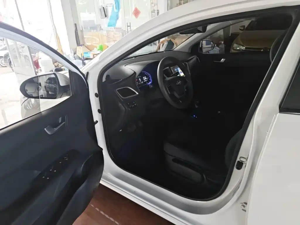 Hyundai Verna 2020 — фото 12