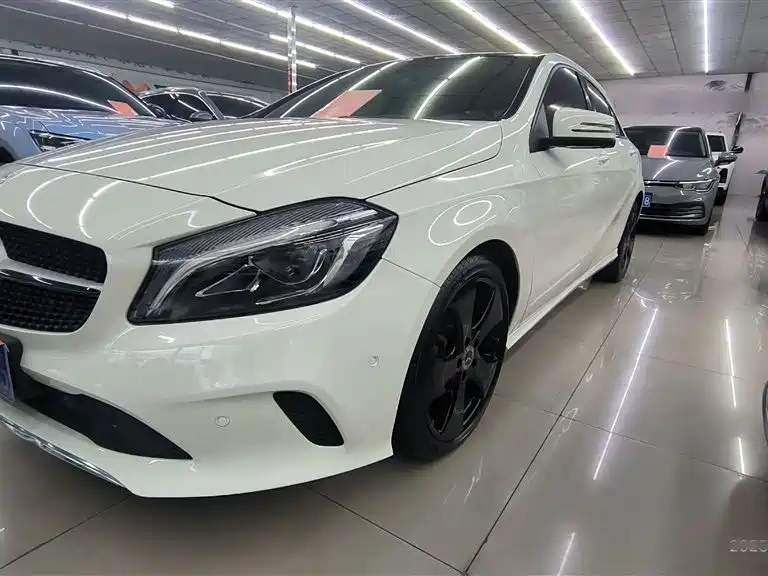 Mercedes-Benz A-Class 2017 — фото 1