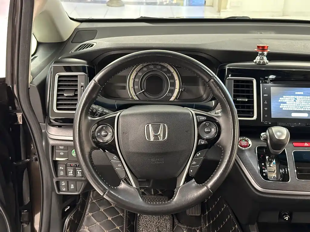 Honda Elysion 2016 — фото 16