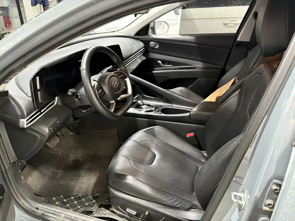 Hyundai Elantra 2023