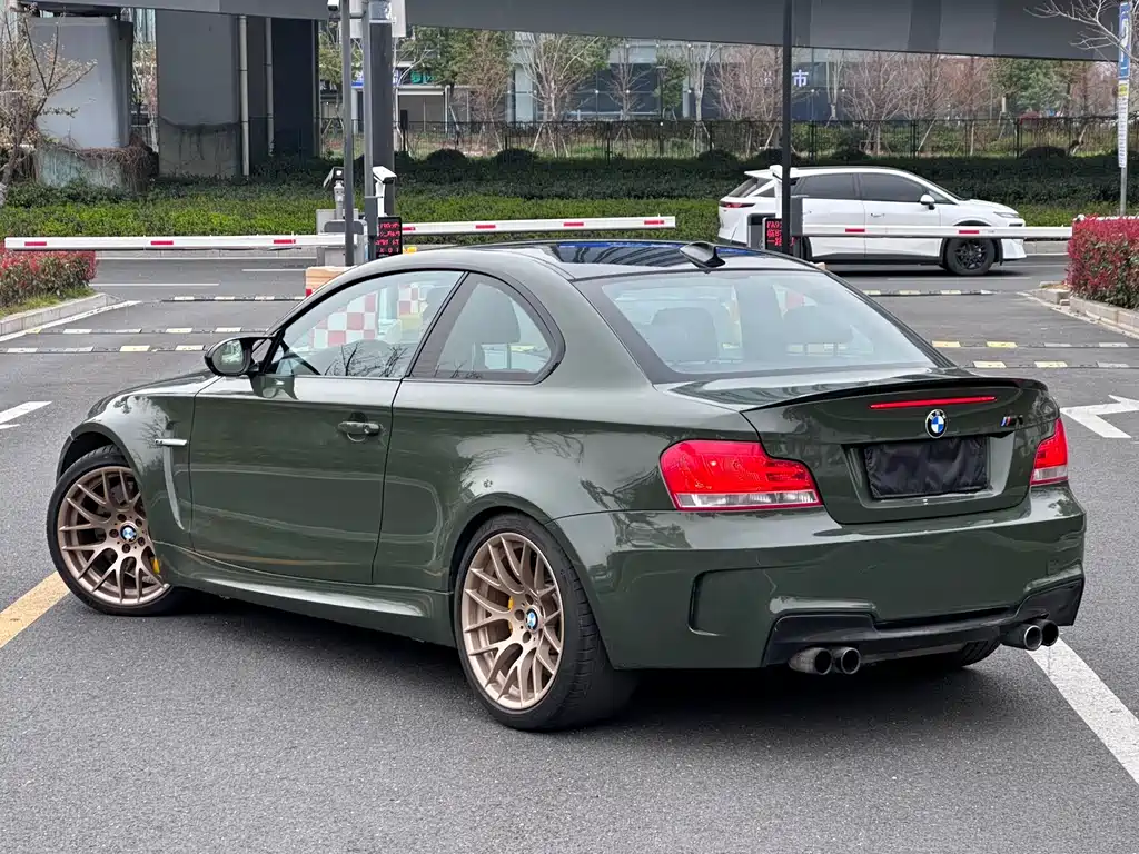 BMW 1 Series M 2012 — фото 17