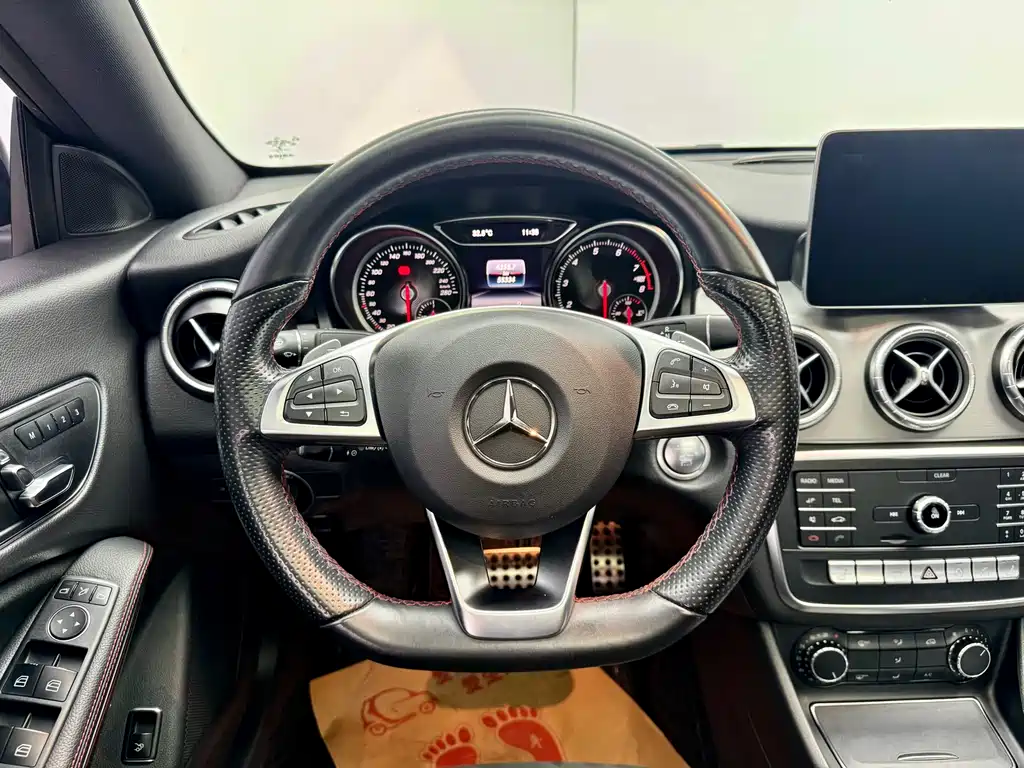 Mercedes-Benz CLA 2018 — фото 15