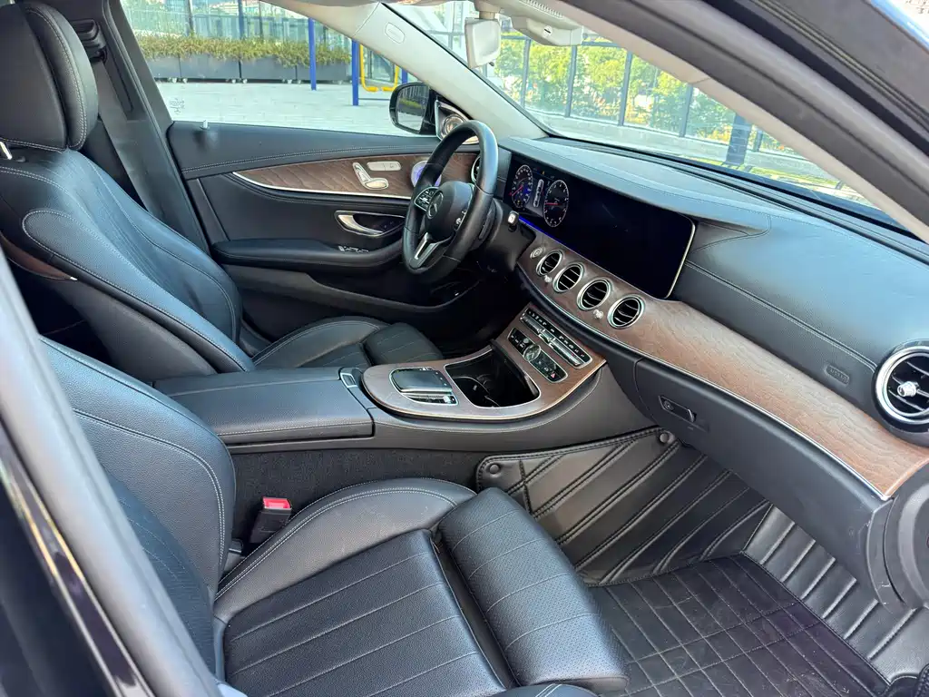 Mercedes-Benz E-Class 2019 — фото 8