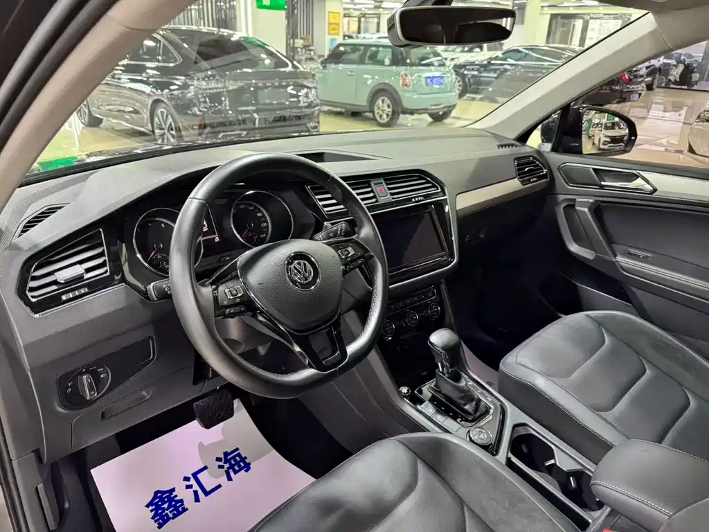Volkswagen Tiguan L 2019 — фото 8