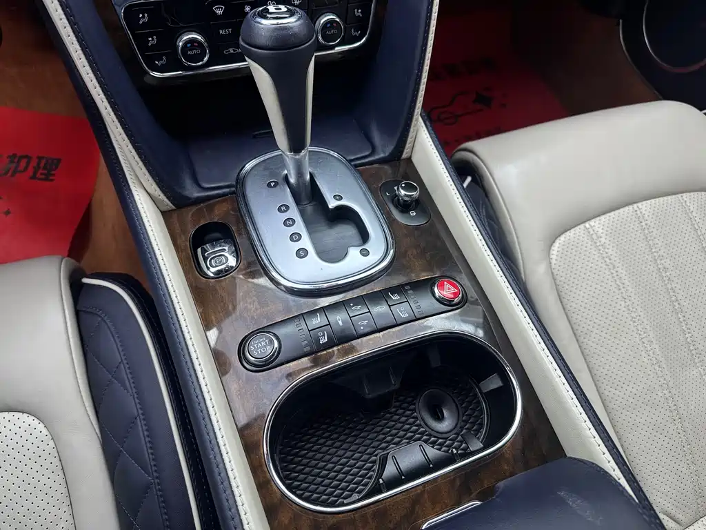 Bentley Continental 2015 — фото 28