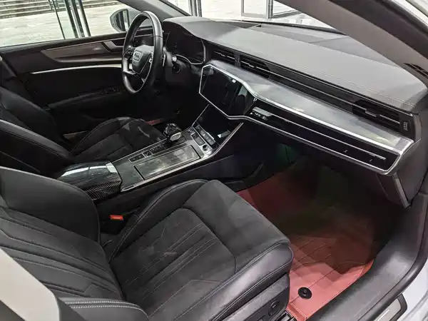 Audi A7L 2022