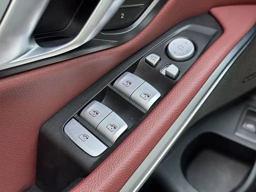 BMW 3 Series 2024 — фото 16