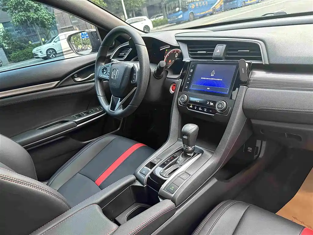 Honda Civic 2020 — фото 20