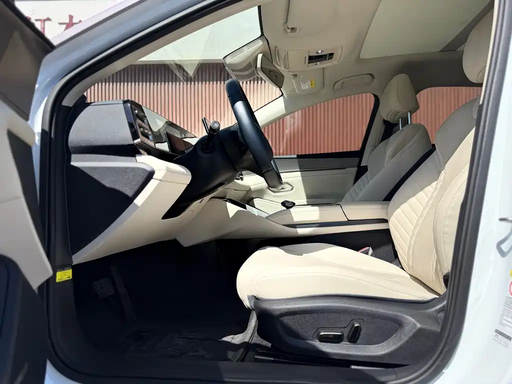 BYD Qin L 2025 — фото 17