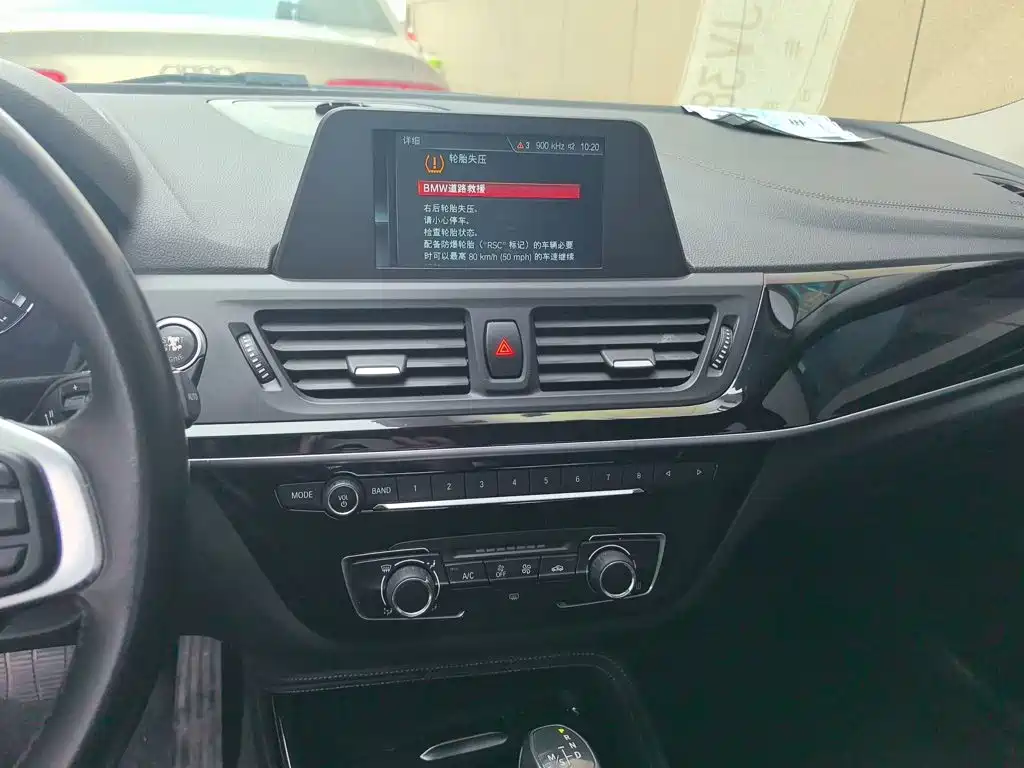 BMW 1 Series 2018 — фото 13