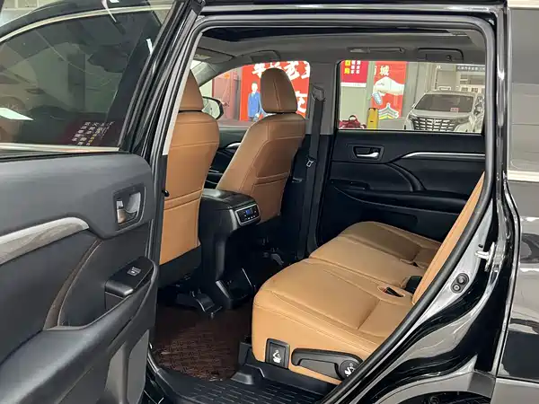 Toyota Highlander 2020