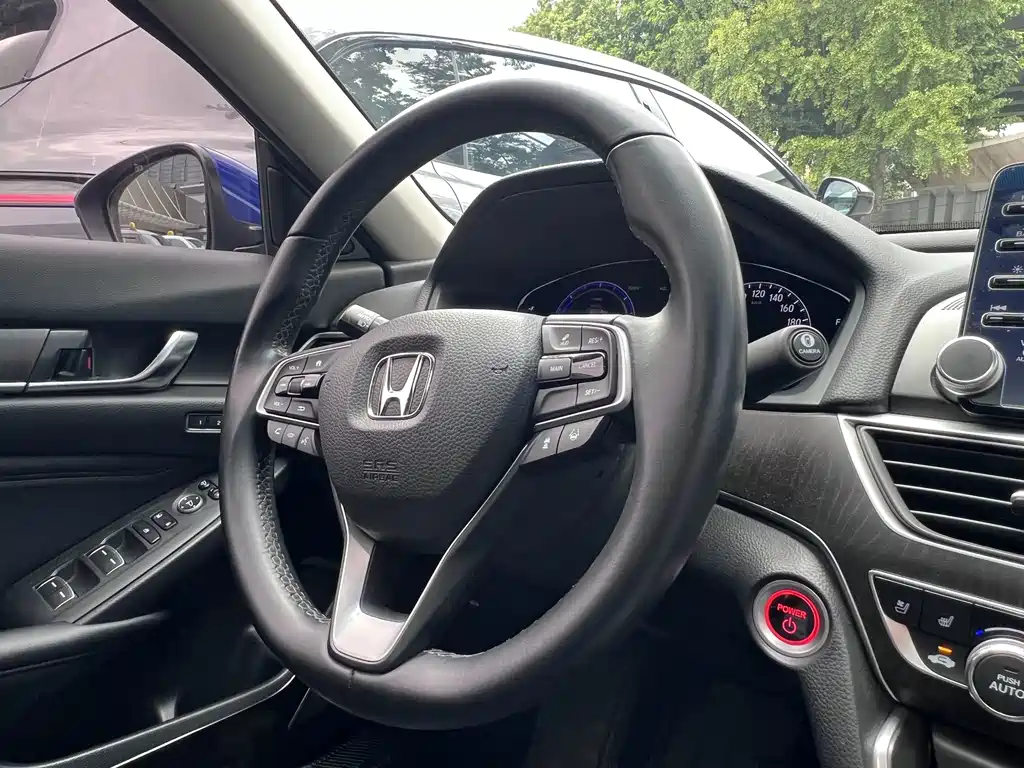 Honda Accord 2019 — фото 15