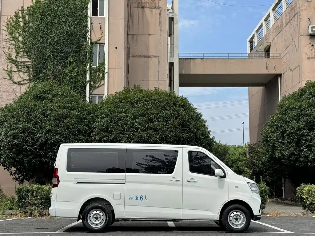 Changan Ruixing EM80 2024