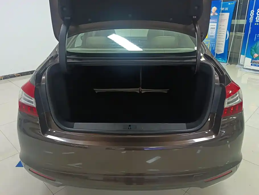 Peugeot 408 2015 — фото 4