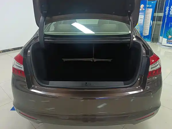 Peugeot 408 2015