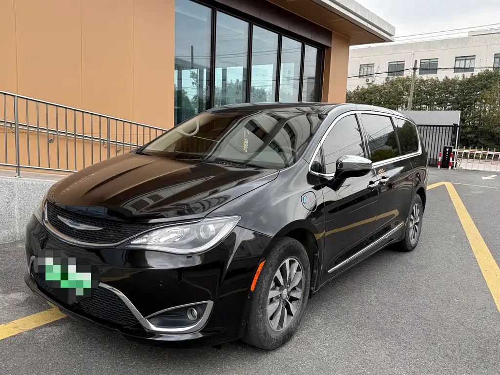 Chrysler Grand Voyager PHEV 2021 — фото 1