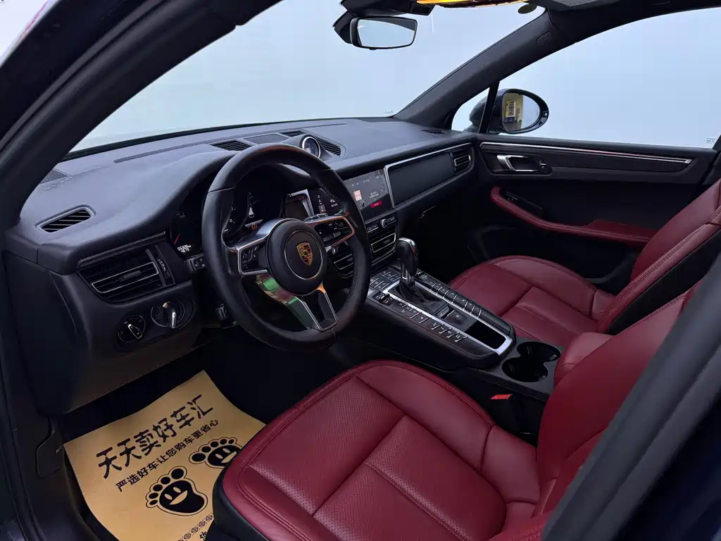 Porsche Macan 2021
