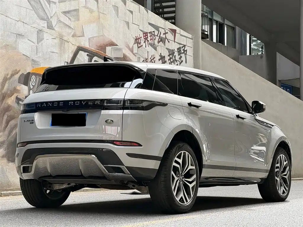 Land Rover Evoque 2023 — фото 5