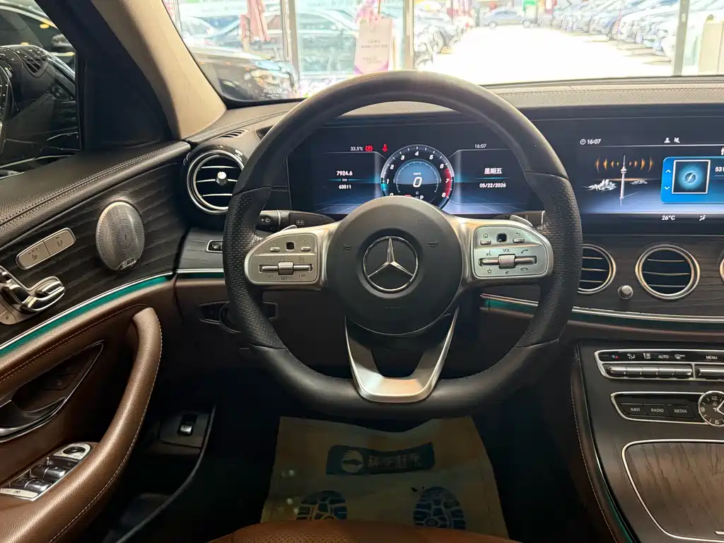 Mercedes-Benz E-Class 2020 — фото 18