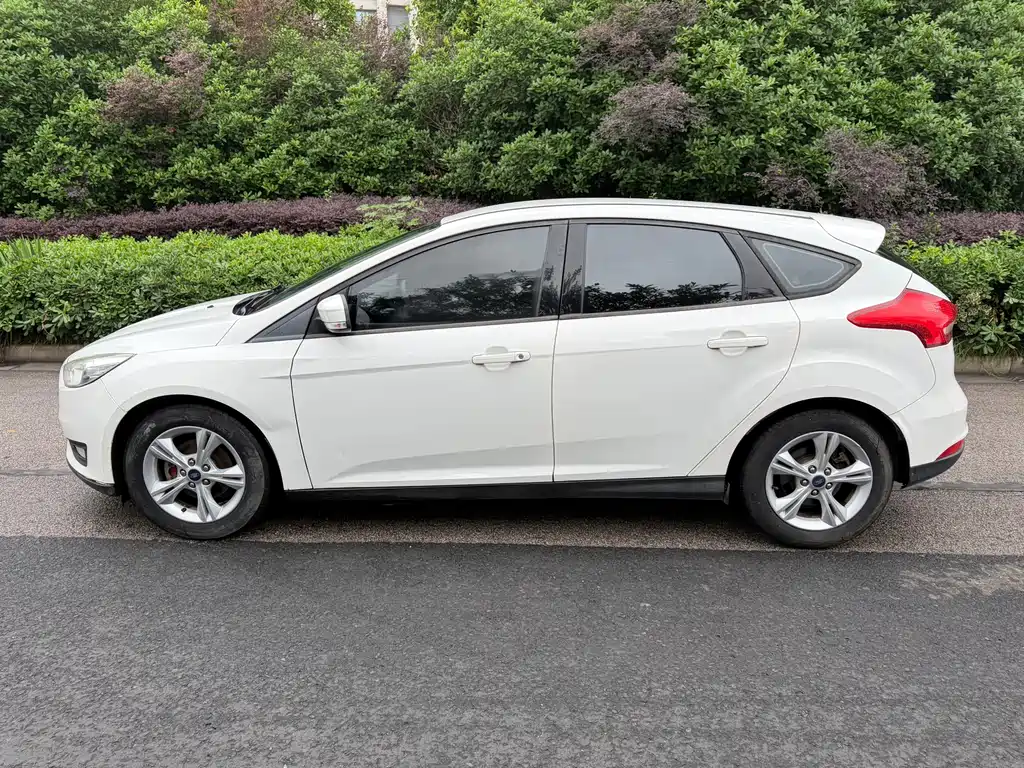 Ford Focus 2016 — фото 4