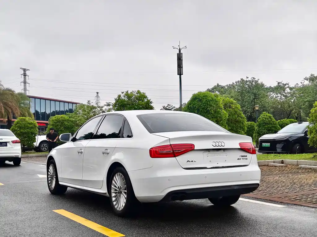 Audi A4L 2016
