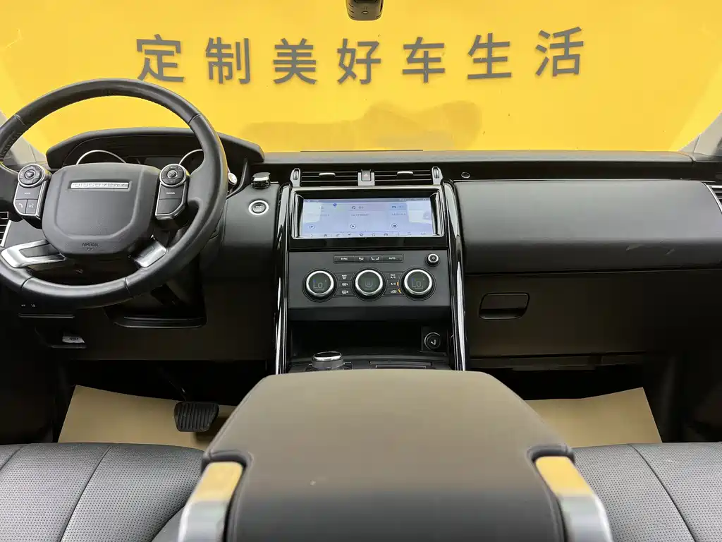 Land Rover Discovery 2018 — фото 12