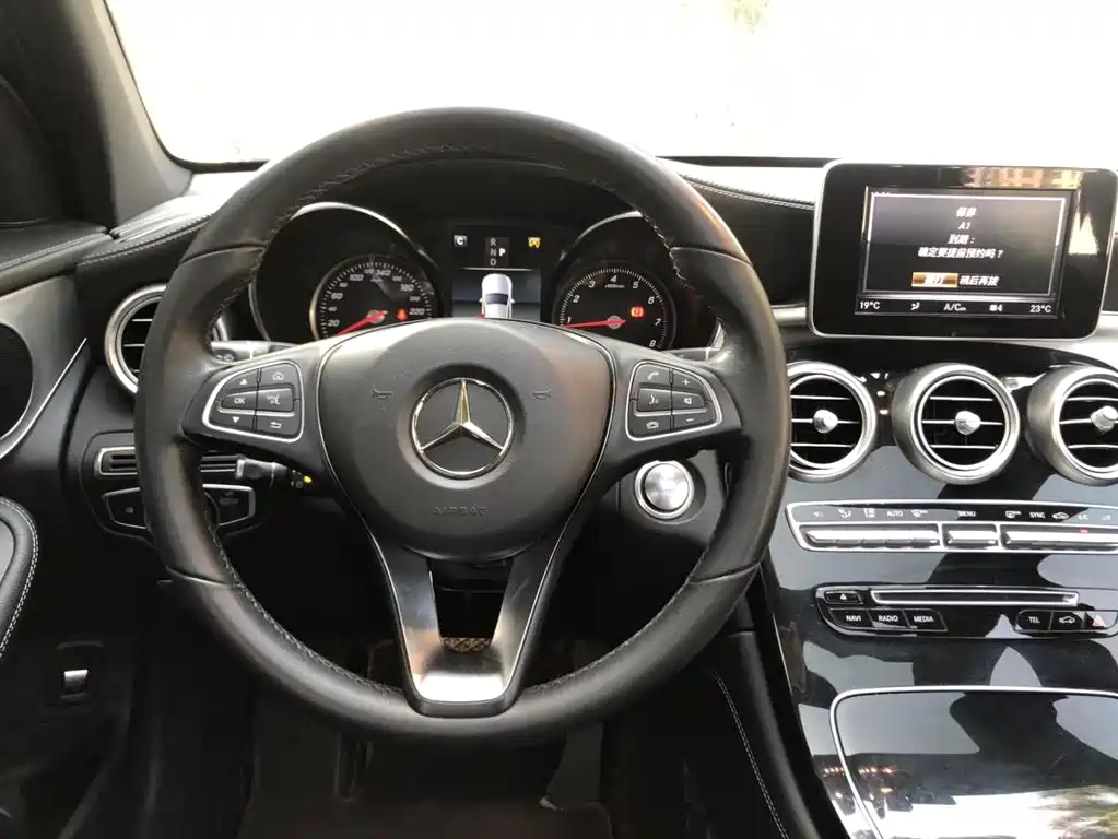 Mercedes-Benz GLC 2019 — фото 14