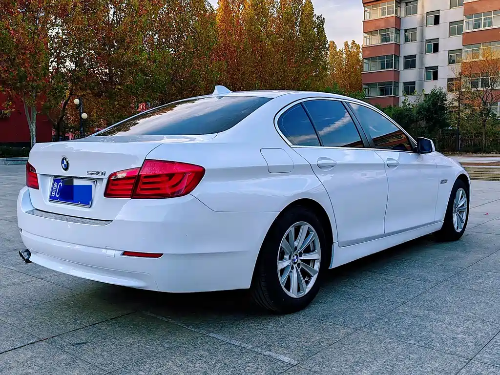 BMW 5 Series 2013 — фото 11