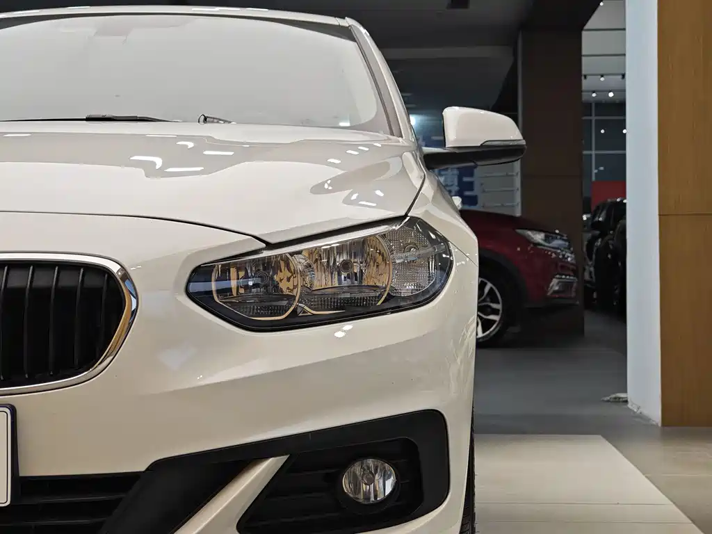 BMW 1 Series 2018 — фото 2