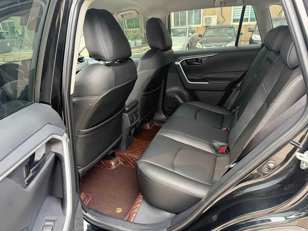 Toyota RAV4 2024