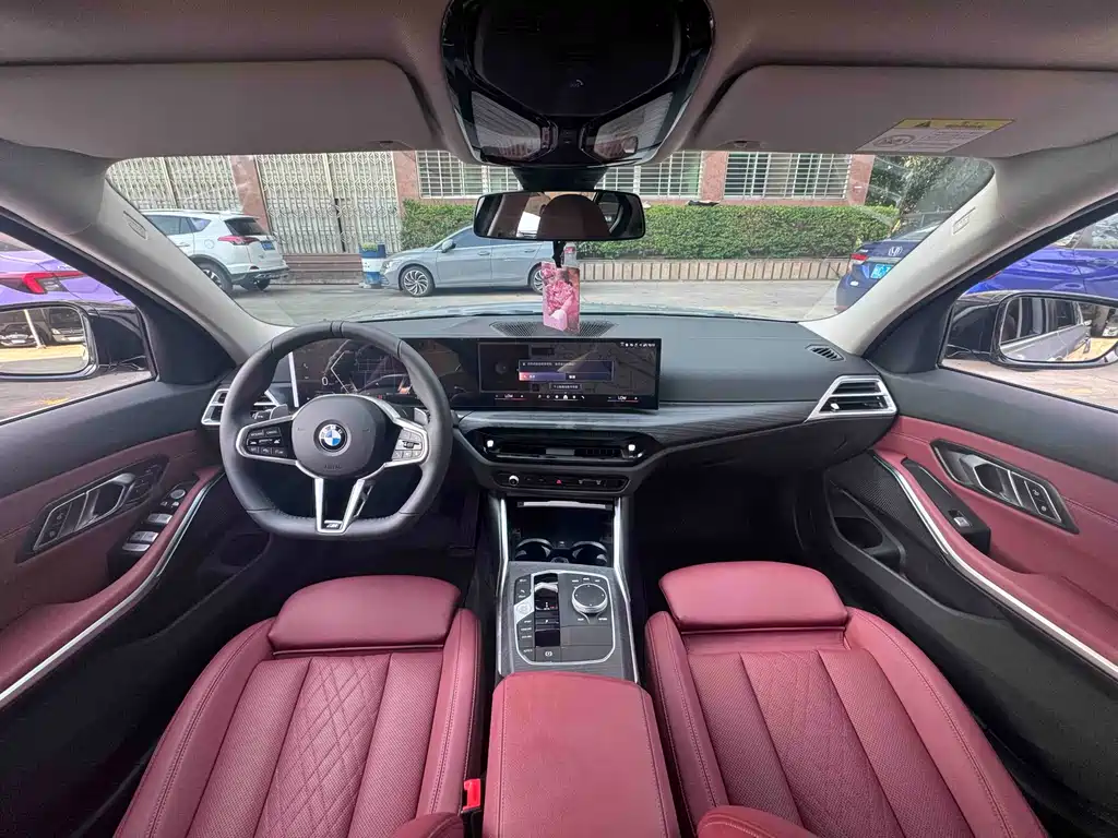 BMW 3 Series 2025 — фото 13