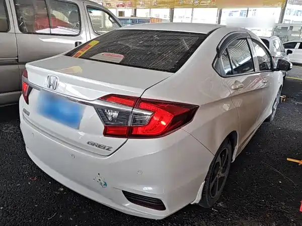 Honda Greiz 2016