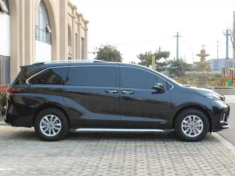 Toyota Granvia 2025 — фото 25