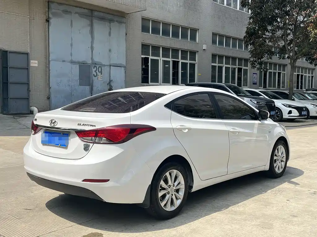 Hyundai Elantra Langdong 2016 — фото 6