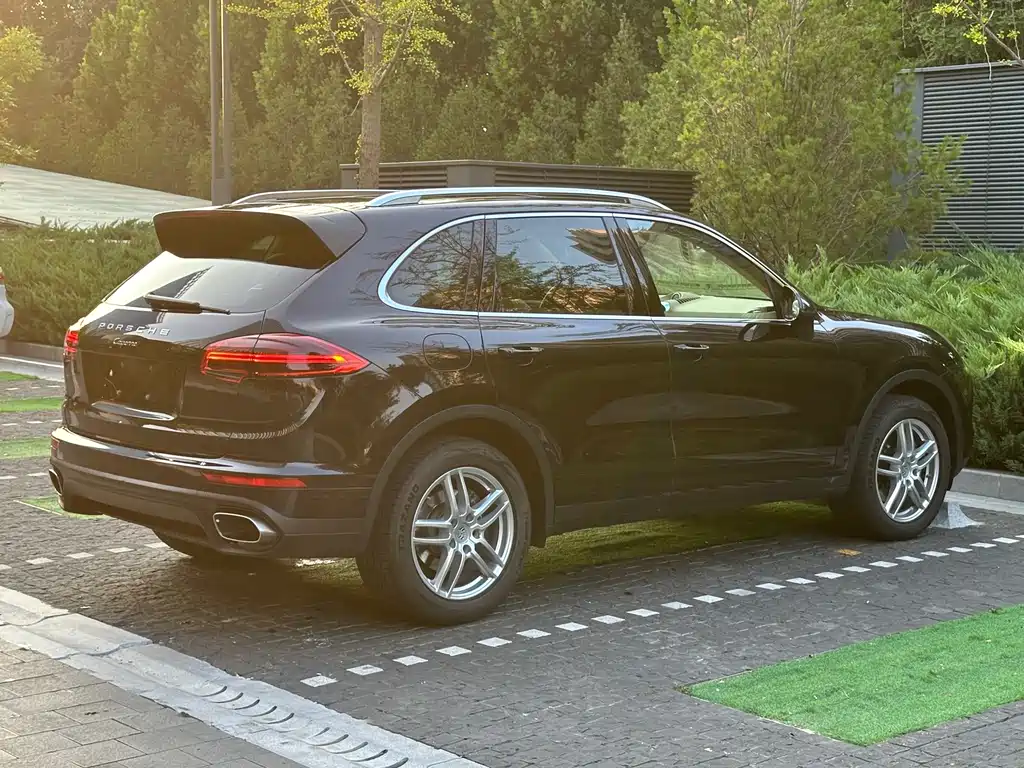 Porsche Cayenne 2017 — фото 4