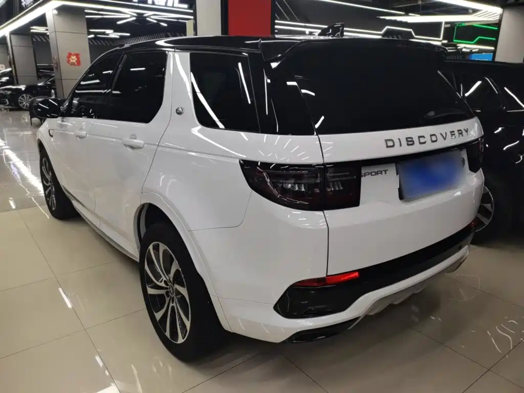Land Rover Discovery Sport 2024
